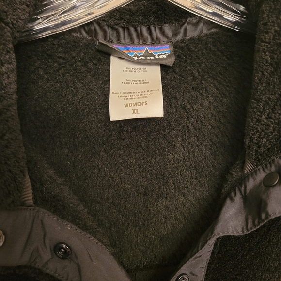 Patagonia Women's Black Snap Sweater - Picture 2 of 3